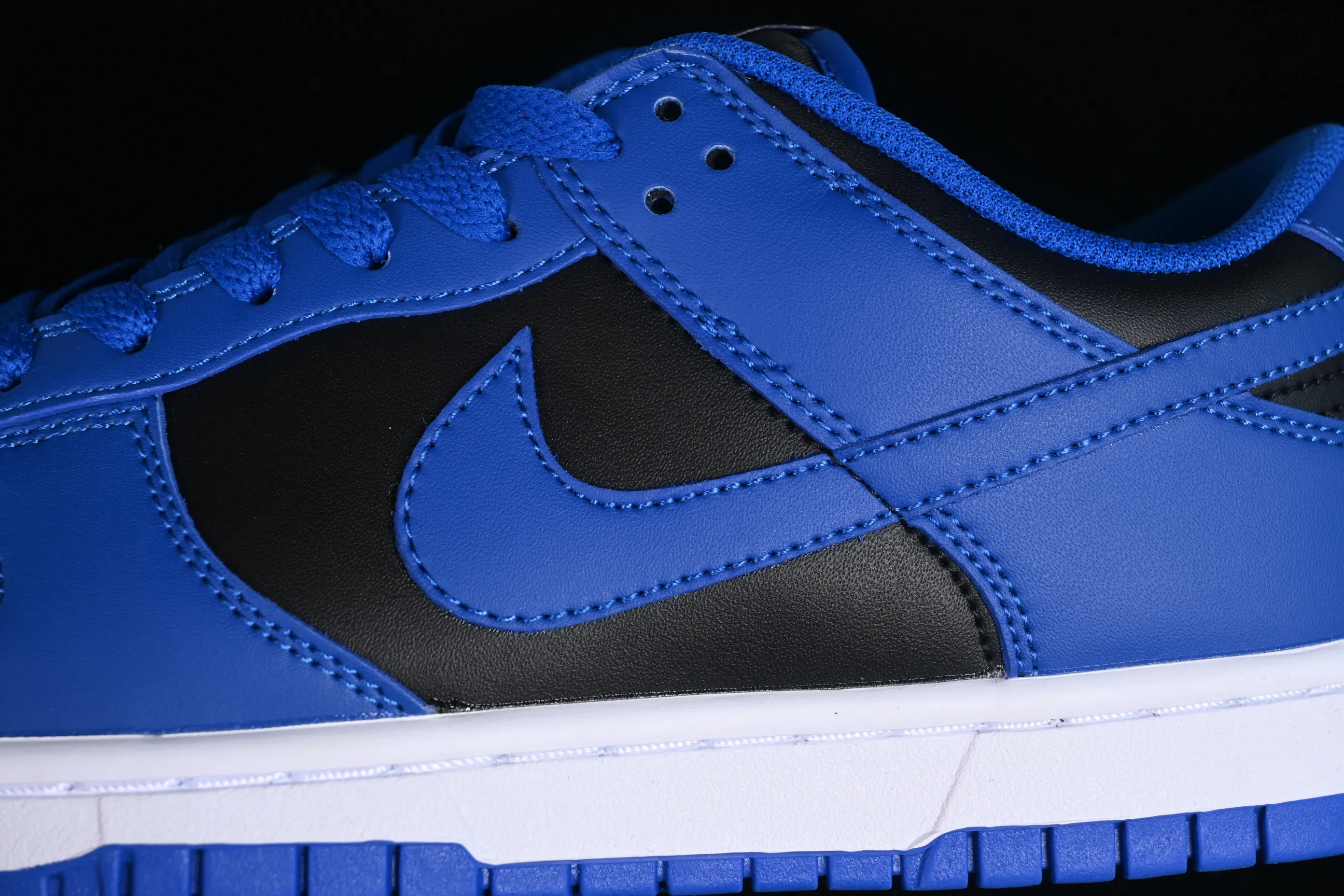 All categories Nk SB Dunk Series Nk SB Dunk Low low-top sneakers Nk SB Dunk Low black and blue color low-top casual sports skateboard shoes CW1590-001